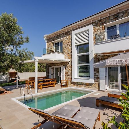 Petritis Villas Nea Iraklitsa Exterior photo