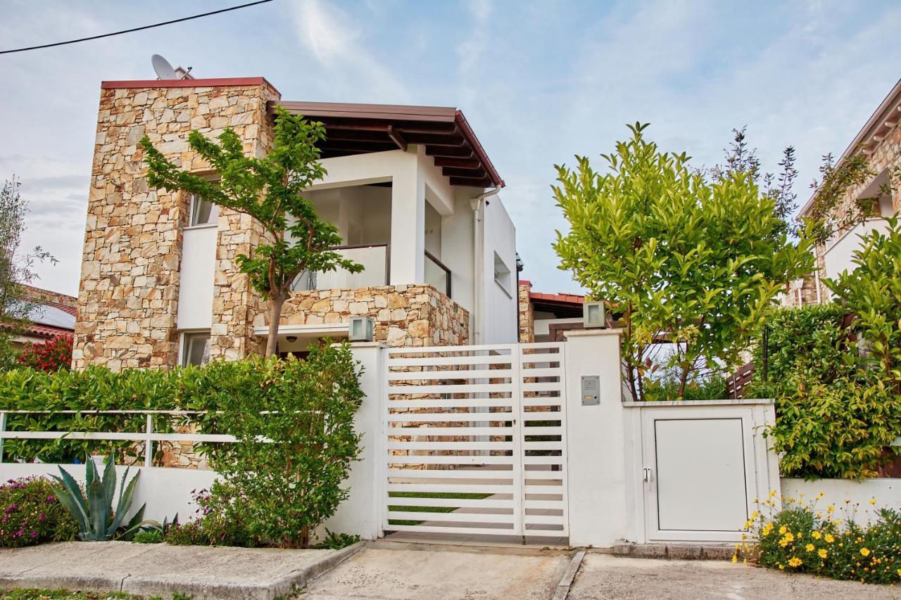 Petritis Villas Nea Iraklitsa Exterior photo